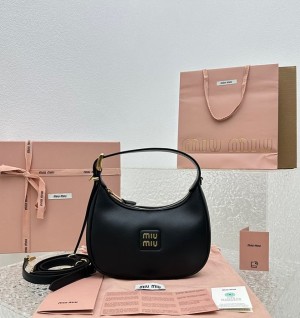 미우미우 23ss miu miu 가죽 호보백