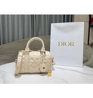 디올 Dior Groove 20백 (컬러 아이보리)