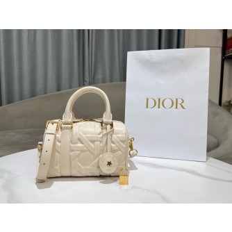 디올 Dior Groove 20백 (컬러 아이보리)